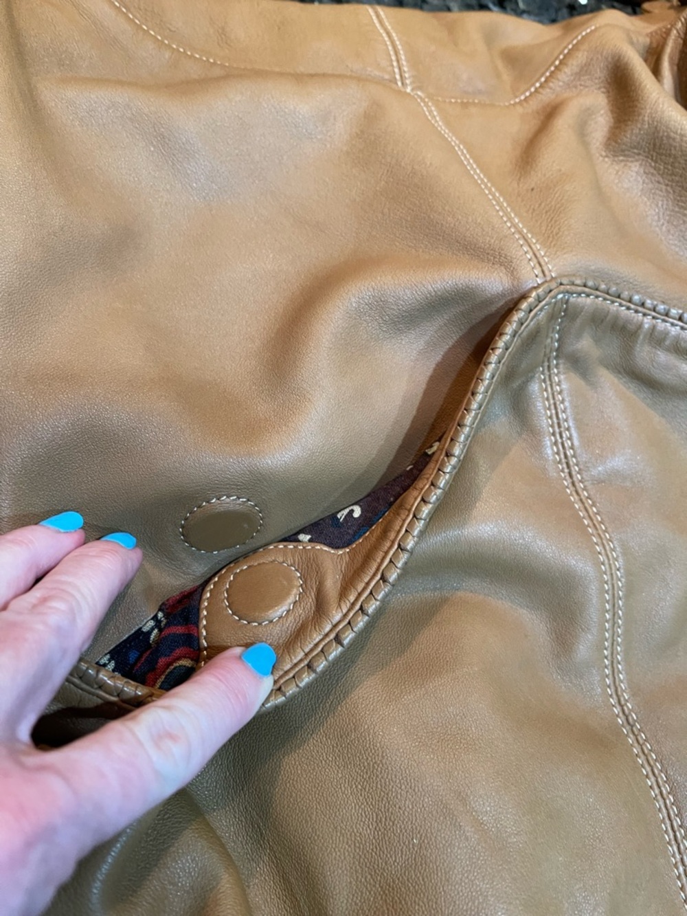 Hayden Harnett Shoulder Bag Tan Leather Hobo with Tassel & Hardware Detail - Picture 12 of 16